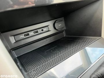 Car image 36