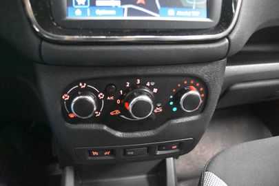 Car image 26