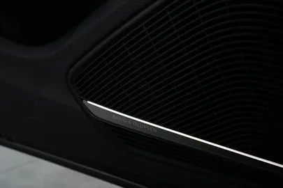 Car image 37