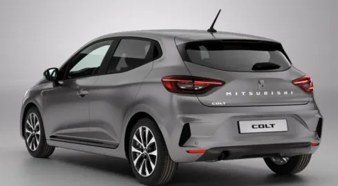 Car image 4