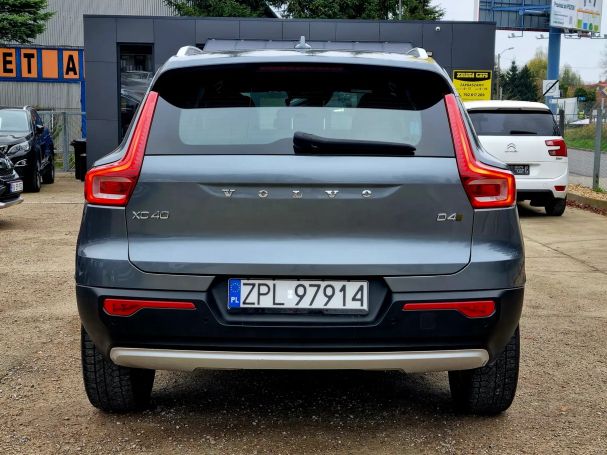 Volvo XC40 D4 AWD Geartronic Momentum 140 kW image number 6