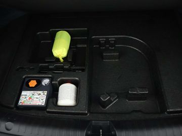 Car image 33