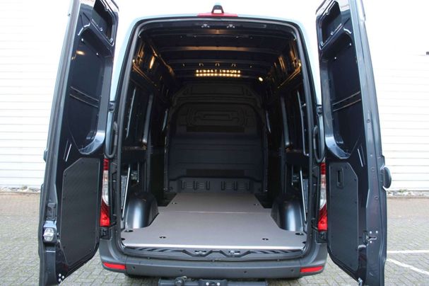 Mercedes-Benz Sprinter 319 RWD 140 kW image number 18