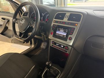 Car image 13