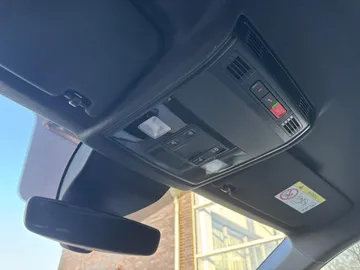 Car image 29