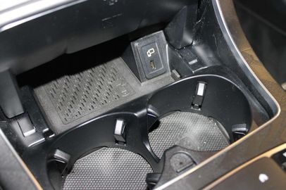 Car image 28