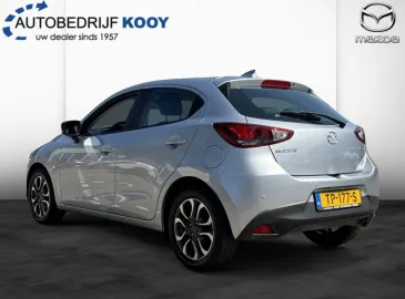 Car image 4