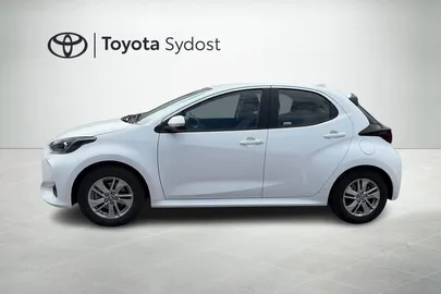 Car image 5
