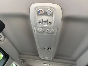 Car image 40