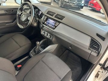 Car image 17