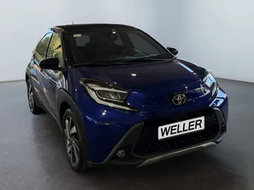 Car image 2