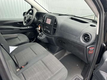 Car image 32