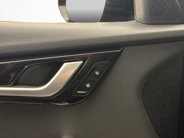 Car image 38