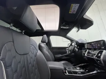 Car image 37