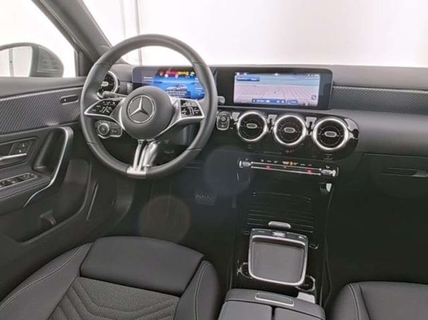 Mercedes-Benz A 180 100 kW image number 4