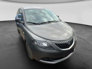 Car image 2