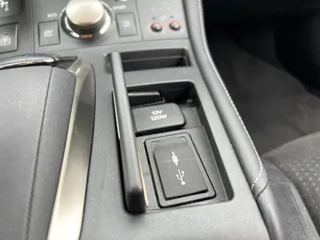 Car image 29