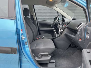 Car image 14