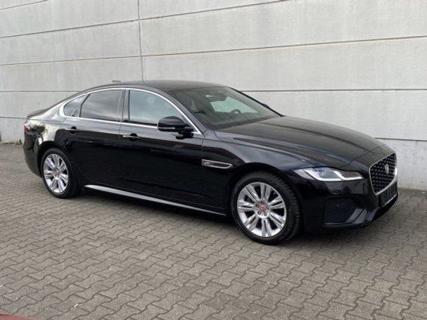 Jaguar XF D200 R-Dynamic AWD 150 kW image number 7