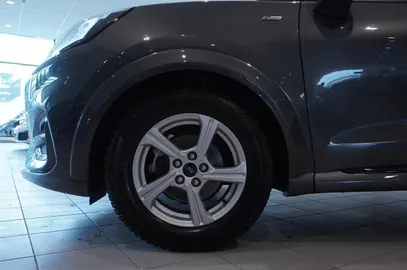 Car image 13