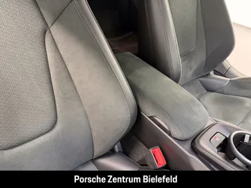Car image 34