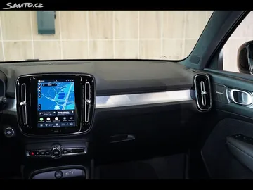Car image 43