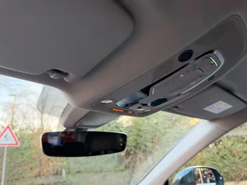 Car image 27