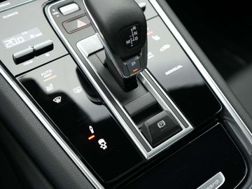 Car image 37