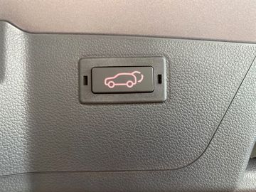 Car image 43