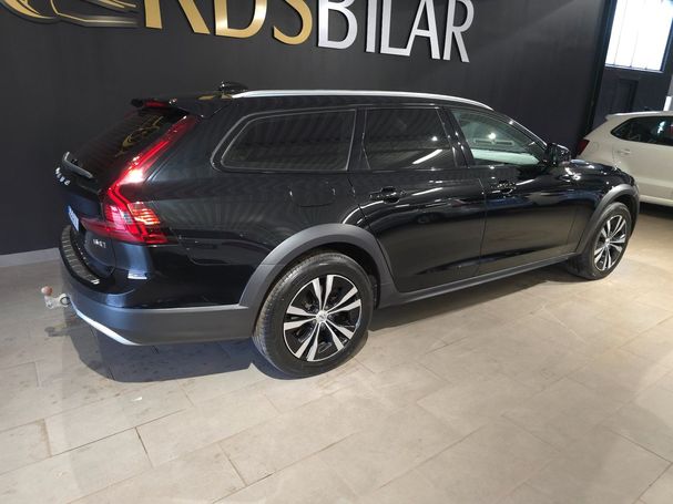 Volvo V90 Cross Country B4 AWD Momentum 146 kW image number 3