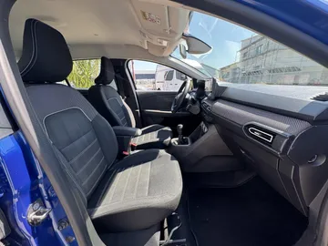 Car image 29