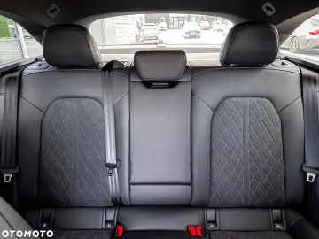 Car image 40