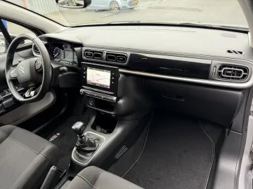 Car image 29