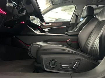 Car image 30