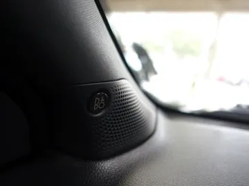 Car image 47