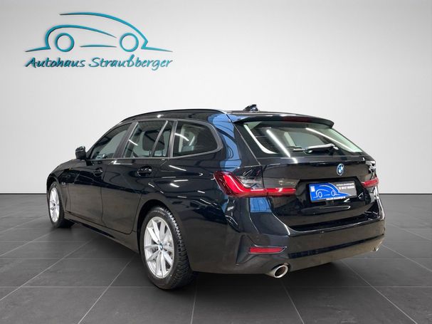 BMW 330e Touring 215 kW image number 4