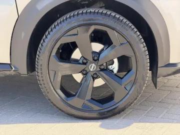 Car image 37