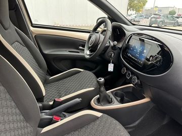 Car image 8