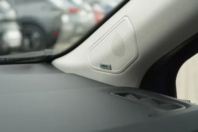 Car image 35