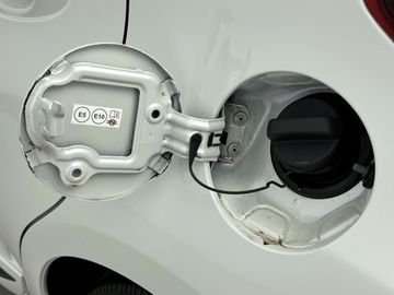 Car image 37