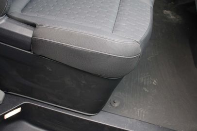 Car image 37