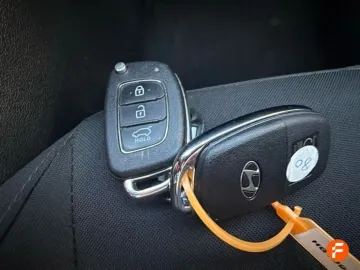 Car image 25