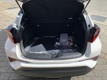 Car image 14