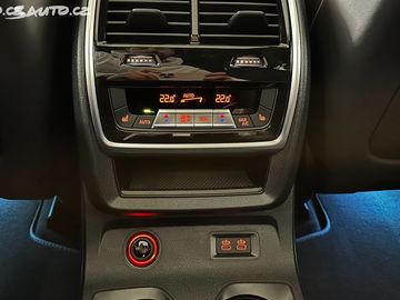 Car image 36