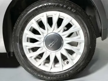 Car image 23