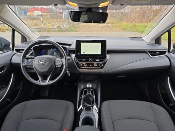 Car image 10