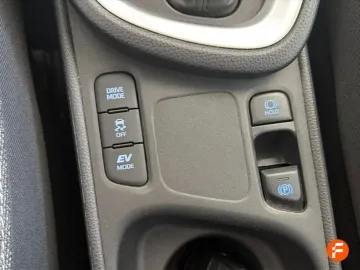 Car image 28
