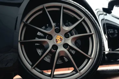 Car image 25