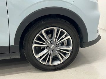 Car image 27