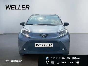 Car image 3